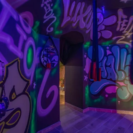 Love hotel Les Bains D'eros *